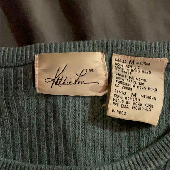 Shirt for a women - Picture 2 of 2